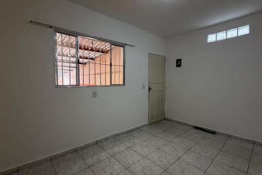 Casa para alugar com 1 quarto, 50m² em Jardim Ana Estela, Carapicuíba