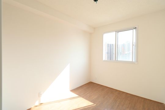 Quarto 2 de apartamento para alugar com 2 quartos, 34m² em Parque Industrial Tomas Edson, São Paulo