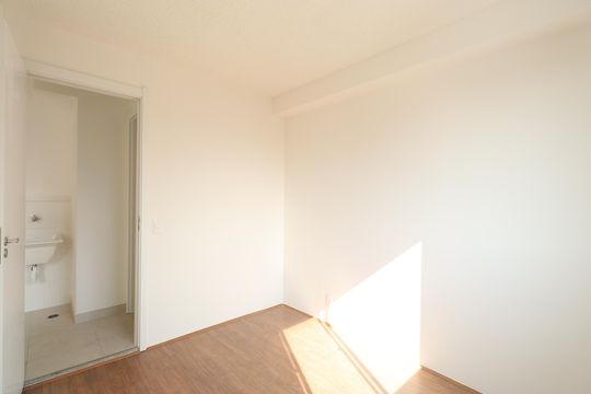 Quarto 2 de apartamento para alugar com 2 quartos, 34m² em Parque Industrial Tomas Edson, São Paulo