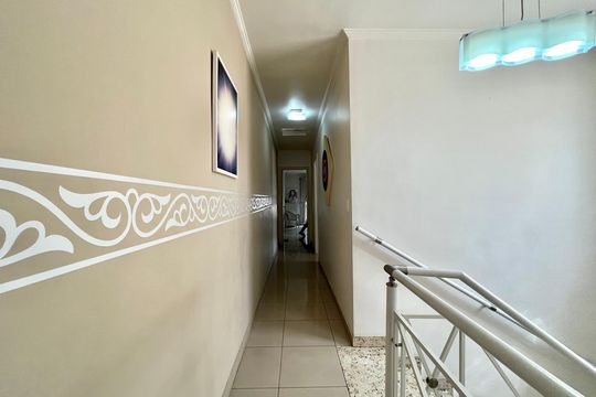 Corredor de casa à venda com 3 quartos, 189m² em Vila da Saúde, São Paulo