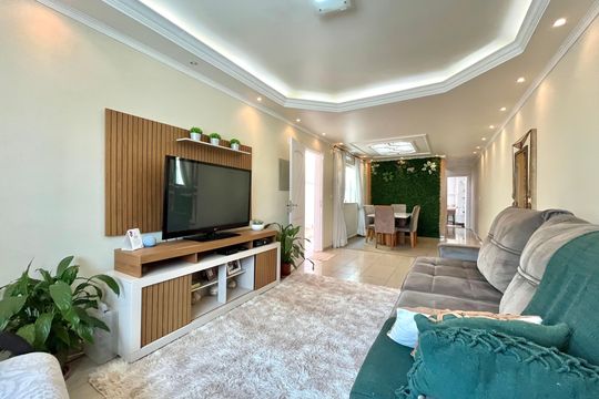Sala de casa à venda com 3 quartos, 189m² em Vila da Saúde, São Paulo