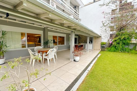 Área gourmet de apartamento para alugar com 2 quartos, 110m² em Canasvieiras, Florianópolis