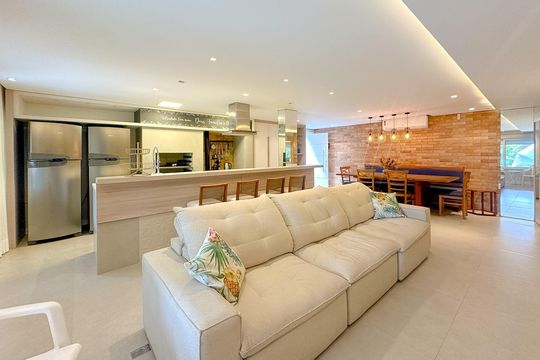 Sala de TV de apartamento para alugar com 2 quartos, 110m² em Canasvieiras, Florianópolis