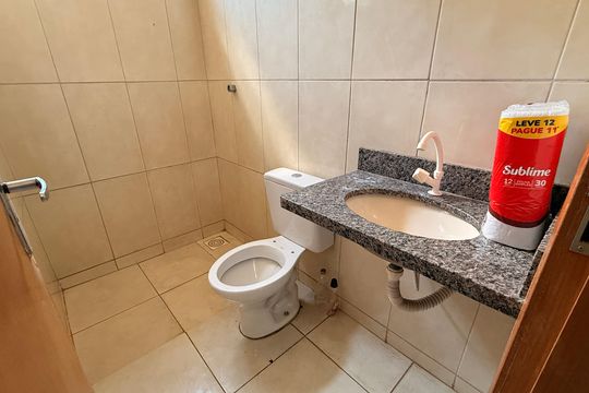Banheiro Social de casa à venda com 12 quartos, 700m² em Solar Bouganville, Goiânia