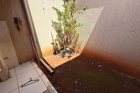 Quintal de casa à venda com 12 quartos, 700m² em Solar Bouganville, Goiânia