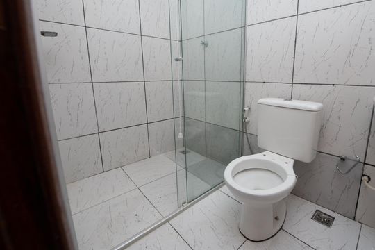 Banheiro de casa para alugar com 2 quartos, 60m² em Novo Eldorado, Contagem