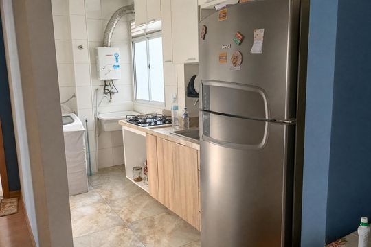 Cozinha de apartamento para alugar com 2 quartos, 45m² em Inhoaíba, Rio de Janeiro