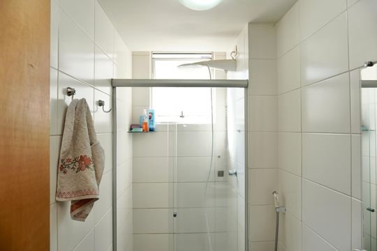 Banheiro Social de apartamento à venda com 3 quartos, 66m² em Caiçaras, Belo Horizonte