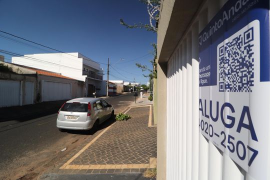 Plaquinha de casa para alugar com 3 quartos, 150m² em Granada, Uberlândia