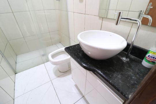 Banheiro Social de casa para alugar com 3 quartos, 150m² em Granada, Uberlândia