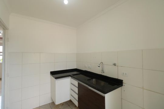 Cozinha de apartamento para alugar com 2 quartos, 49m² em Serraria, Diadema