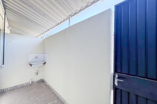 Área de serviço de kitnet/studio para alugar com 1 quarto, 36m² em Castanheira (barreiro), Contagem