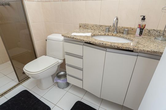 Banheiro da Suíte de apartamento para alugar com 3 quartos, 110m² em Bela Vista, São Paulo