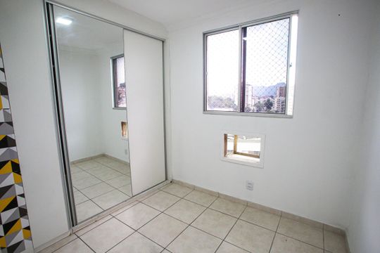 Quarto 2 de apartamento para alugar com 2 quartos, 56m² em Freguesia (jacarepaguá), Rio de Janeiro