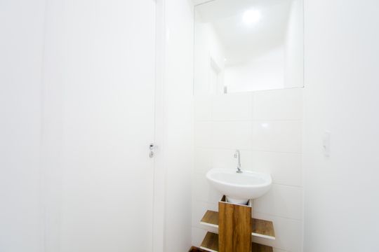 Banheiro Social de apartamento à venda com 2 quartos, 56m² em Vila Itapegica, Guarulhos