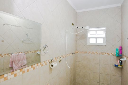 Banheiro de casa à venda com 2 quartos, 178m² em Picanço, Guarulhos