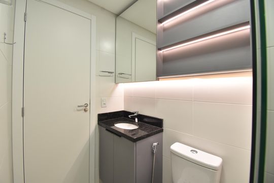 Banheiro do Studio de kitnet/studio para alugar com 1 quarto, 20m² em Centro, Curitiba