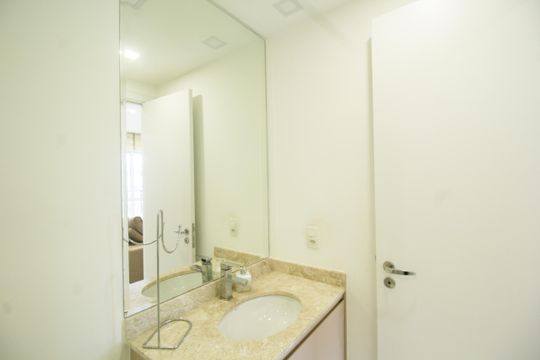 Banheiro de apartamento à venda com 2 quartos, 59m² em Parque Sao Domingos, São Paulo