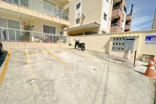 Garagem de apartamento para alugar com 2 quartos, 68m² em Ingleses do Rio Vermelho, Florianópolis