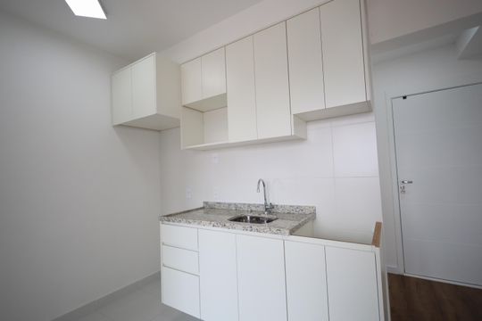Sala/Cozinha de apartamento para alugar com 1 quarto, 29m² em Presidente Altino, Osasco