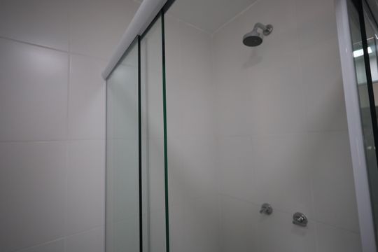 Banheiro da Suíte 1 de apartamento para alugar com 1 quarto, 29m² em Presidente Altino, Osasco