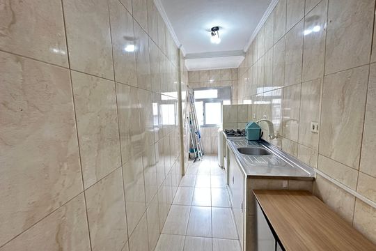 Cozinha de apartamento para alugar com 1 quarto, 72m² em Centro, São Vicente