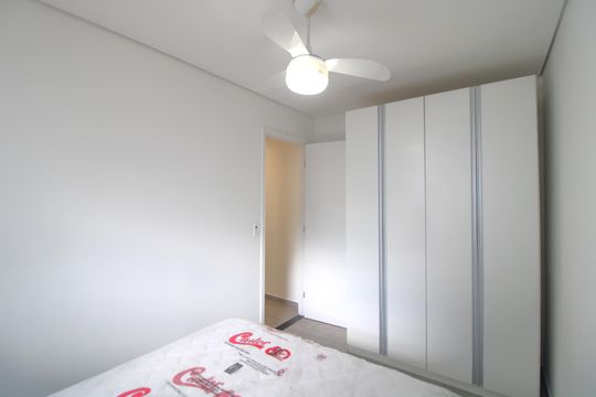 Quarto 1 de kitnet/studio para alugar com 2 quartos, 35m² em Jurubatuba, São Paulo