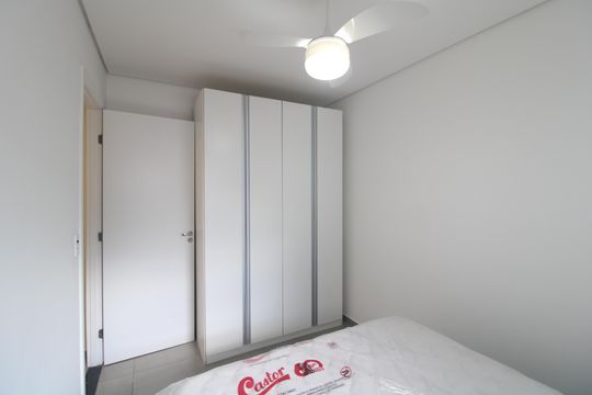 Quarto 1 de kitnet/studio para alugar com 2 quartos, 35m² em Jurubatuba, São Paulo