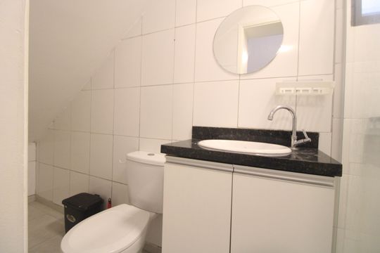 Banheiro de kitnet/studio para alugar com 1 quarto, 25m² em Jurubatuba, São Paulo