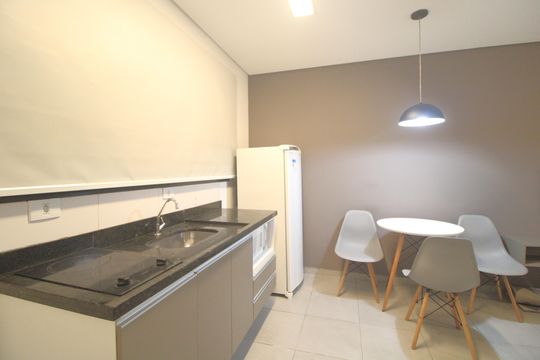 Cozinha de kitnet/studio para alugar com 1 quarto, 25m² em Jurubatuba, São Paulo