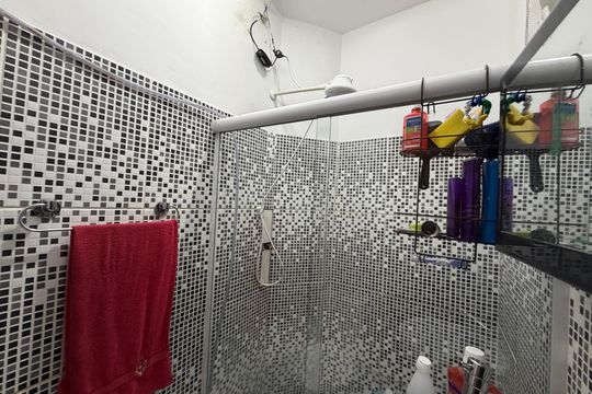 Banheiro da suíte de casa para alugar com 2 quartos, 160m² em Taquara, Rio de Janeiro