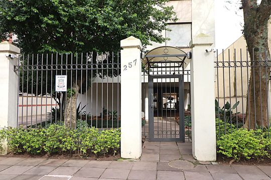 Fachada e portaria de apartamento à venda com 3 quartos, 124m² em Auxiliadora, Porto Alegre
