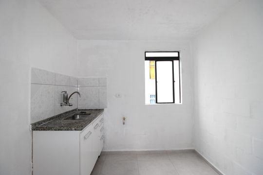 Cozinha de apartamento para alugar com 2 quartos, 50m² em Cidade Tiradentes, São Paulo