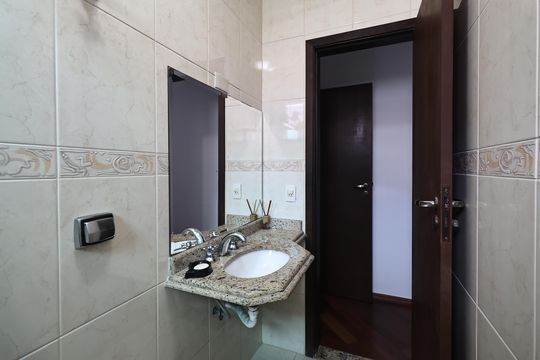 Banheiro da Suíte 1 de casa à venda com 4 quartos, 125m² em Jardim Bela Vista, Santo André