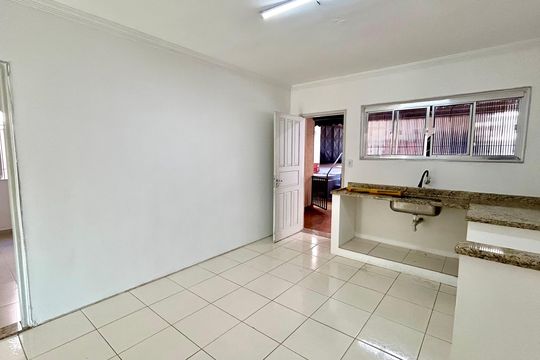 Cozinha de casa à venda com 2 quartos, 300m² em Jardim Cristin Alice, Guarulhos
