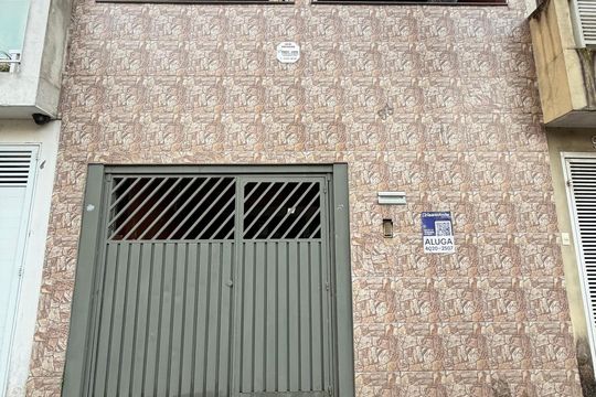 Fachada de casa para alugar com 2 quartos, 100m² em Baeta Neves, São Bernardo do Campo