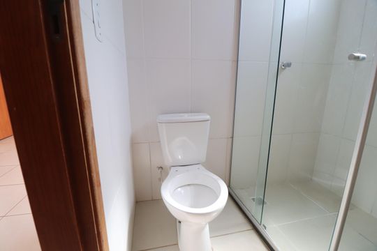 Banheiro Social de apartamento para alugar com 2 quartos, 47m² em Morumbi, Uberlândia