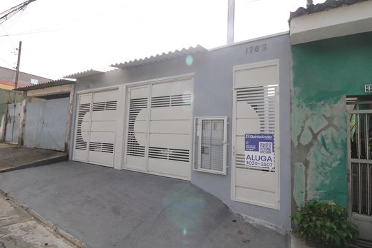 Fachada de casa para alugar com 1 quarto, 40m² em Jardim Novo Carrao, São Paulo