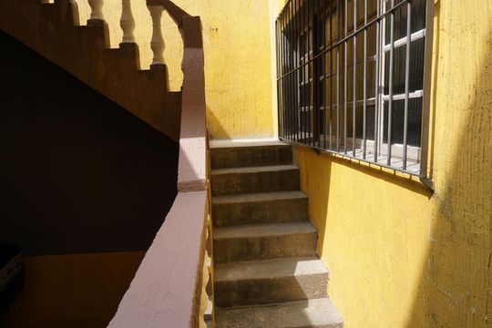 Escada 2 de casa para alugar com 3 quartos, 324m² em Jardim Macedonia, Embu das Artes