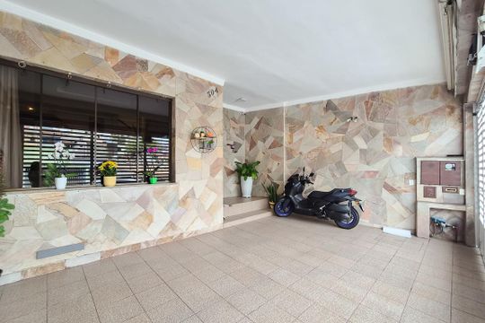 Garagem de casa à venda com 2 quartos, 125m² em Vila Euro, São Bernardo do Campo