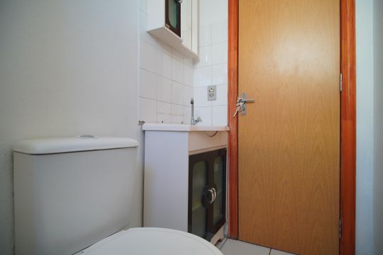Banheiro de apartamento à venda com 2 quartos, 45m² em São José, São Leopoldo