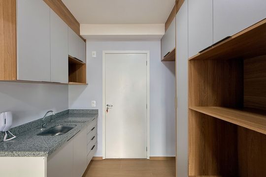 Cozinha de apartamento para alugar com 1 quarto, 35m² em Santo Amaro, São Paulo
