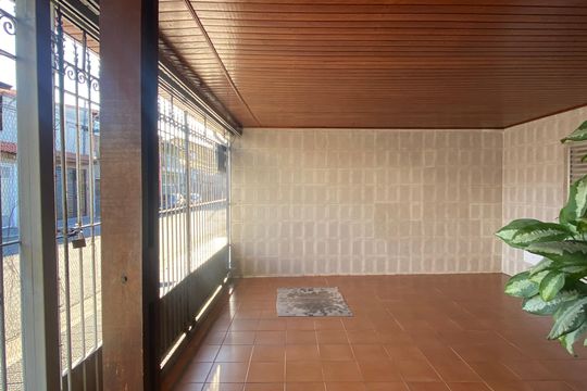 Garagem de casa à venda com 2 quartos, 300m² em Jardim das Flores, Osasco