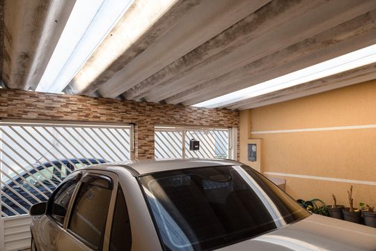 Garagem de casa à venda com 2 quartos, 87m² em Vila Itapegica, Guarulhos