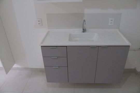 Cozinha de apartamento para alugar com 1 quarto, 29m² em Várzea da Barra Funda, São Paulo
