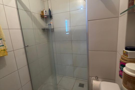 Banheiro  de apartamento à venda com 1 quarto, 35m² em Ceilândia Norte, Brasília
