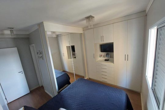 Quarto de apartamento à venda com 4 quartos, 105m² em Jardim Tupanci, Barueri