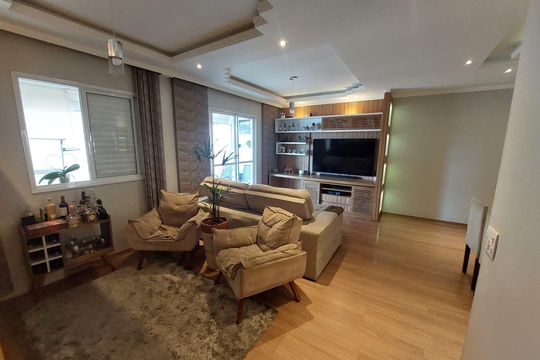 Sala de apartamento à venda com 4 quartos, 105m² em Jardim Tupanci, Barueri
