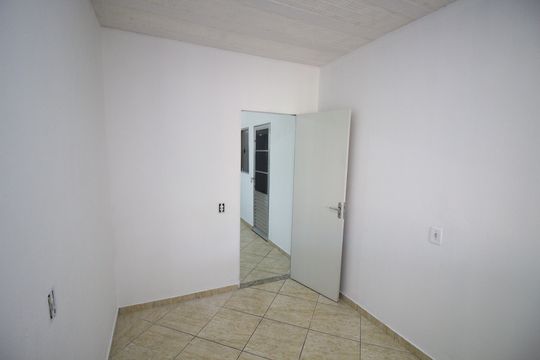 Quarto 2 de apartamento para alugar com 2 quartos, 40m² em Olaria, Contagem