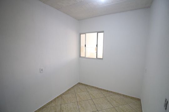 Quarto 2 de apartamento para alugar com 2 quartos, 40m² em Olaria, Contagem